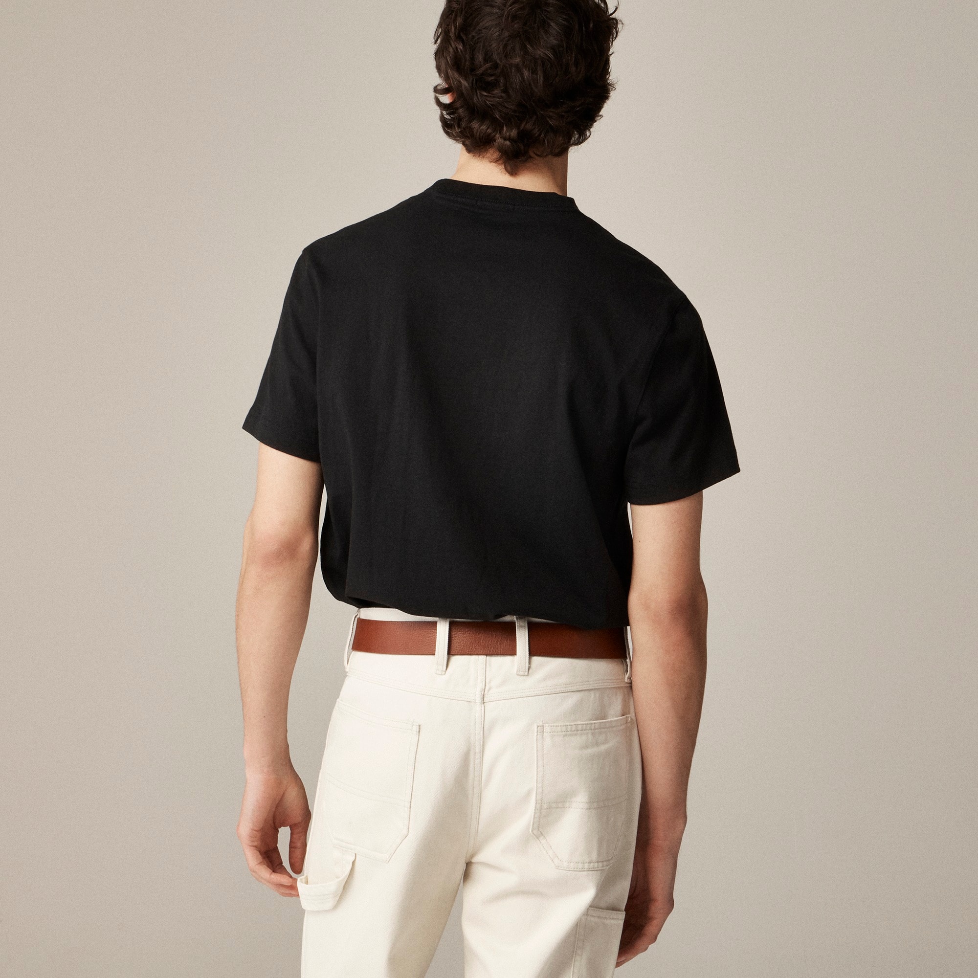 Relaxed premium-weight cotton no-pocket T-shirt