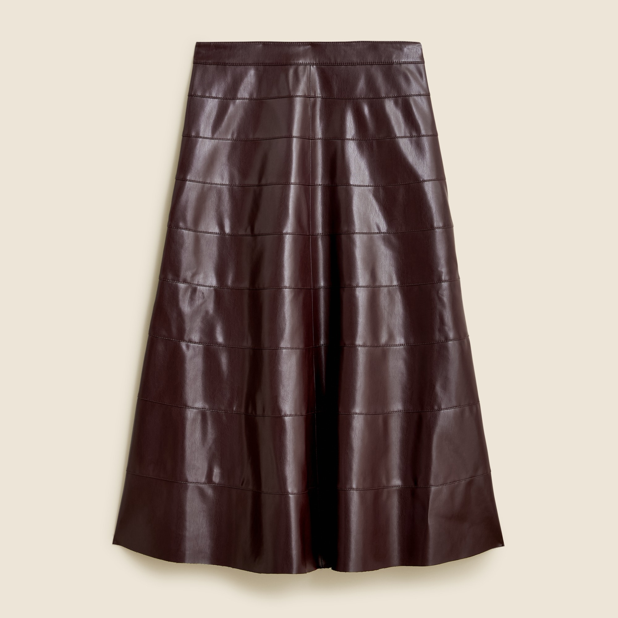  Seamed circle skirt in faux leather